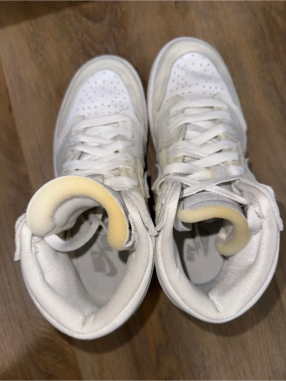 Wmns Air Jordan 1 MM High 'Coconut Milk' (Style Code: FB9891-100)